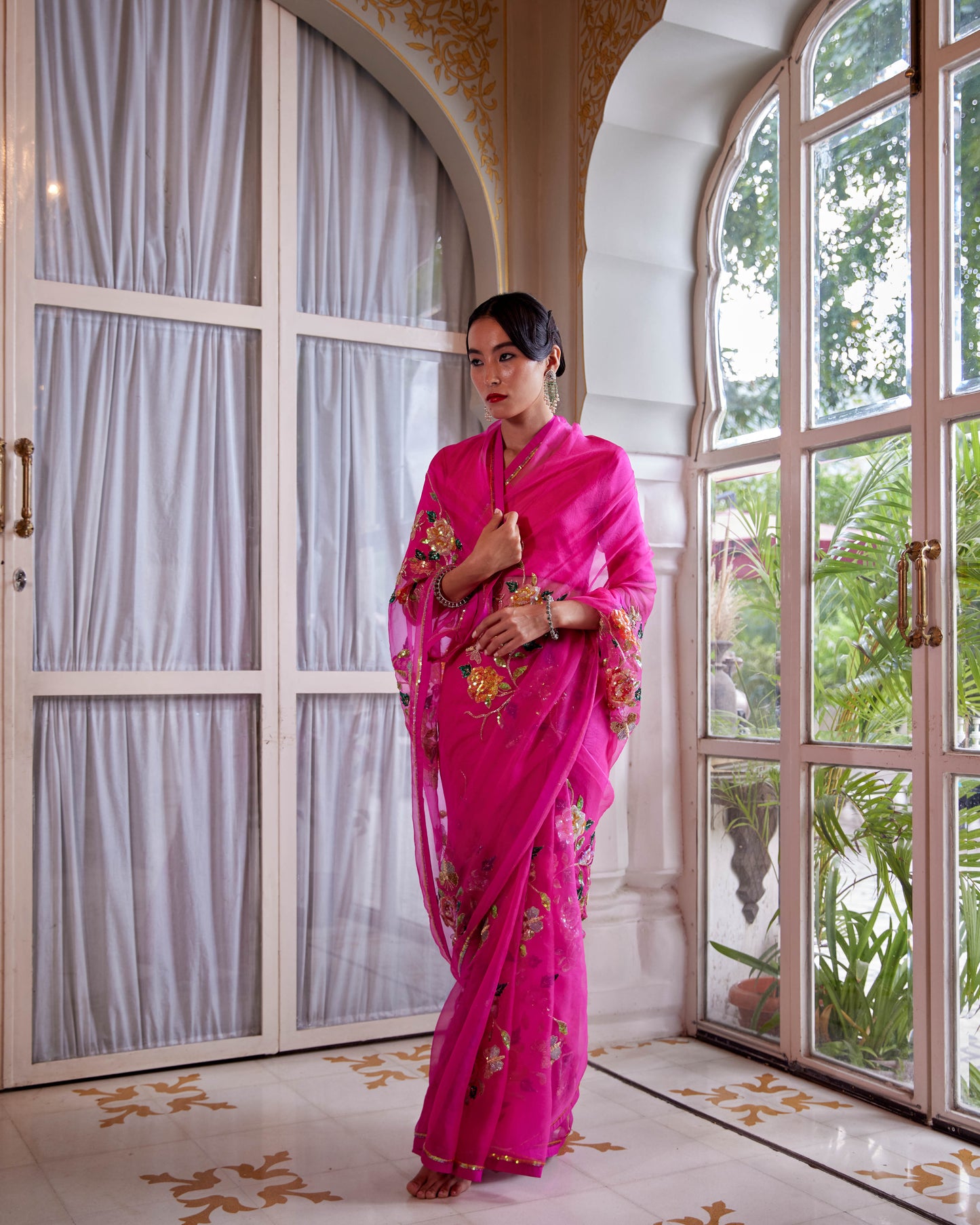 Surkh Gulabi Organza Raziya Saree